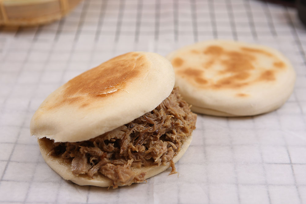 #3 pork flatbread sandwiches 猪肉夹馍